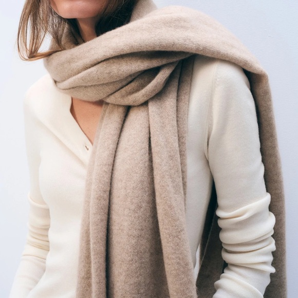 White + Warren Cashmere Travel Wrap - Picture 2 of 5